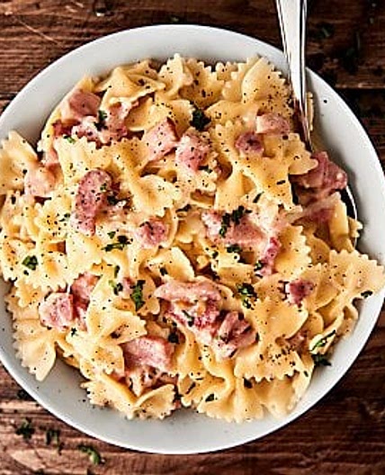 One Pot Ham and Cheese Pasta