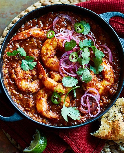 One-pot prawn & lentil curry