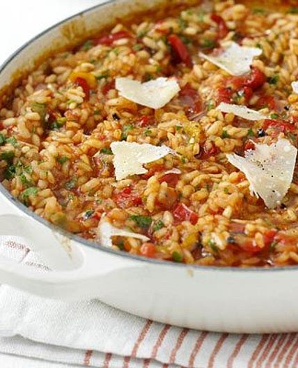 Oven-baked red pepper risotto
