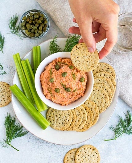 4-Ingredient Smoked Salmon Dip