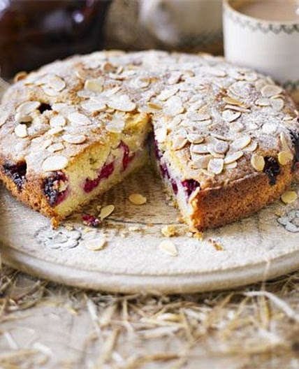 Raspberry bakewell cake