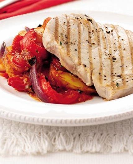 Tuna with peppery tomatoes & potatoes