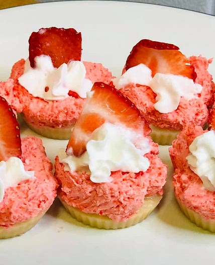 NO BAKE Strawberry Cream Pies