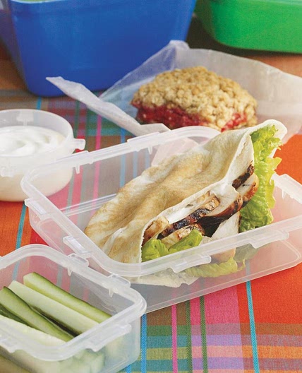 Poulet tzatziki en sandwich et en salade