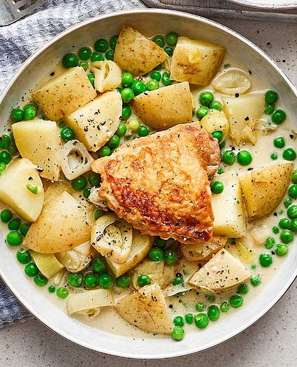 Mustard chicken & leek one-pot