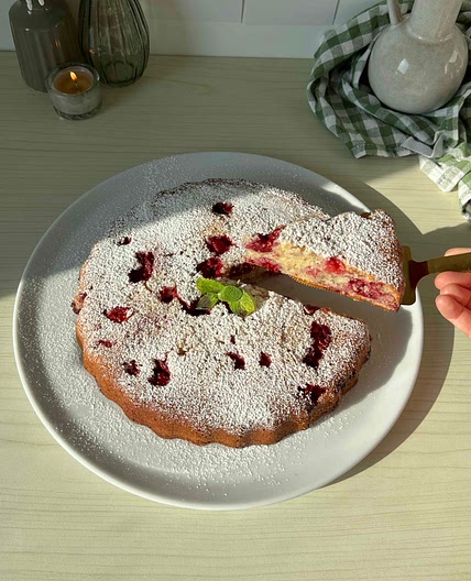 Raspberry cake