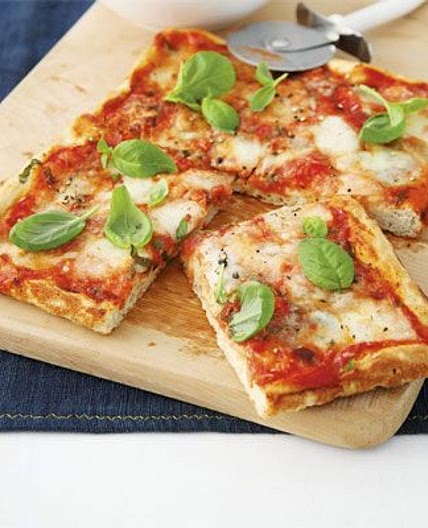 Very simple Margherita pizza