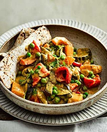 Slow cooker vegetable curry