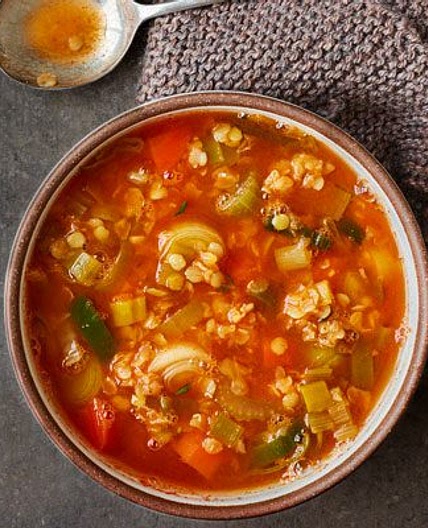 Winter vegetable & lentil soup