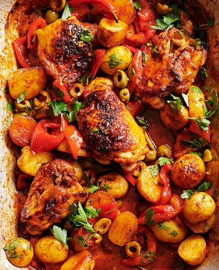 Spanish chicken traybake