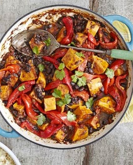 Jerk sweet potato & black bean curry