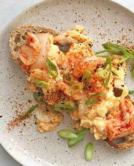 Kimchi scrambled eggs