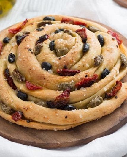 Focaccia arrotolata