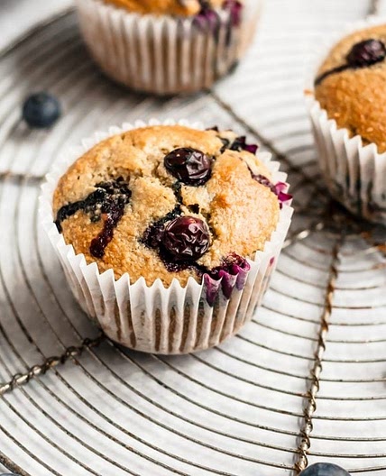 The Best Healthy Blueberry Oatmeal Muffins (gluten free!)