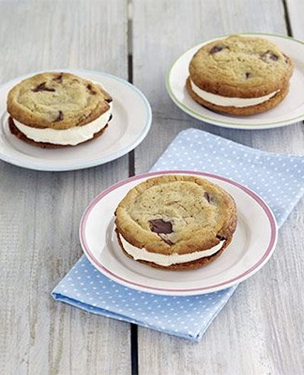 Chocolate-chip cookie ice-cream sandwiches