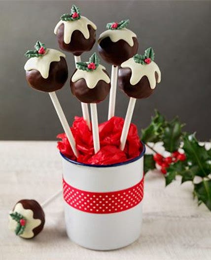 Christmas pudding cake pops