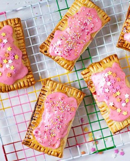 Peach melba pop pies