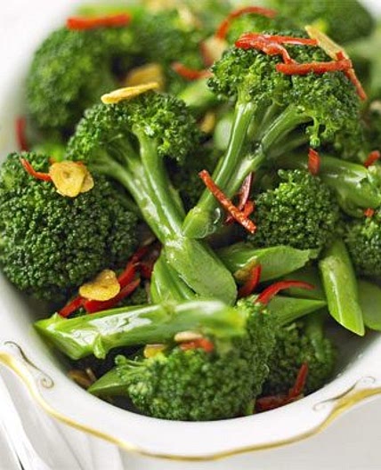 Broccoli with chilli & crispy garlic