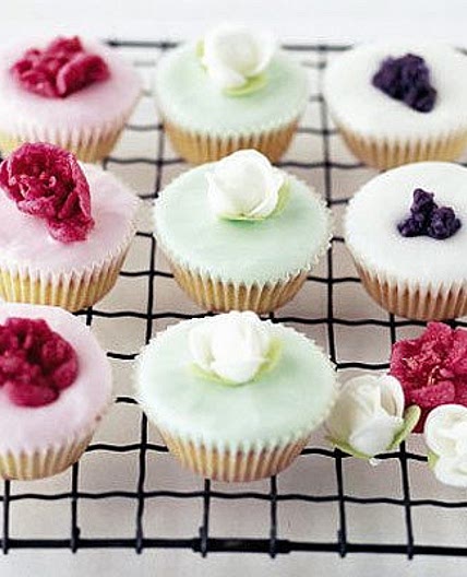 Glamorous fairy cakes