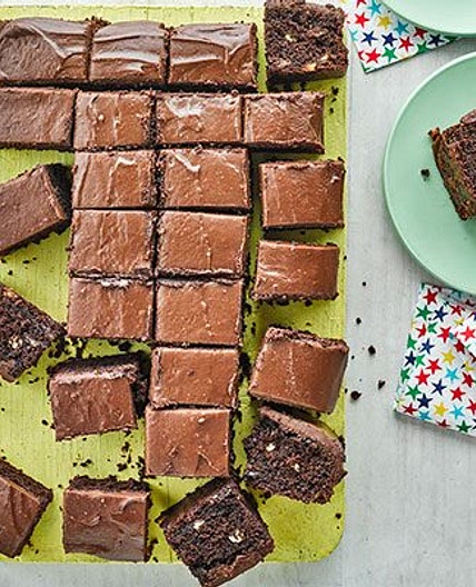 Chocolate chip traybake