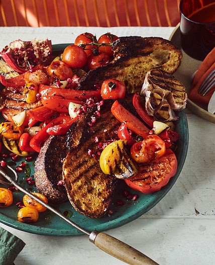 Burnt bread and tomatoes with peperonata dressing