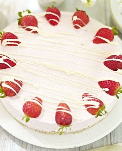 Strawberry & white chocolate mousse cake