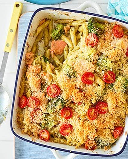 Pesto salmon pasta bake
