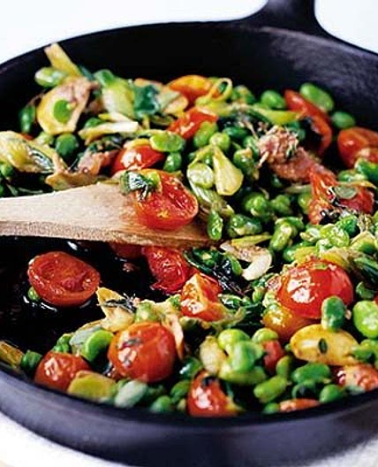 Broad beans with tomatoes & anchovies
