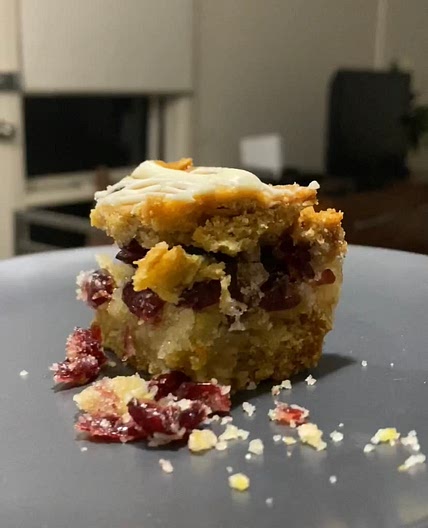 white chocolate cranberry crumb bars 🥧