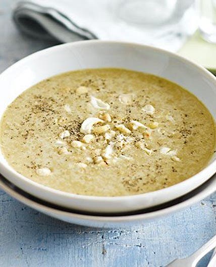 Turmeric smoothie bowl