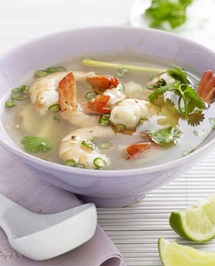 Tom yum (hot & sour) soup with prawns