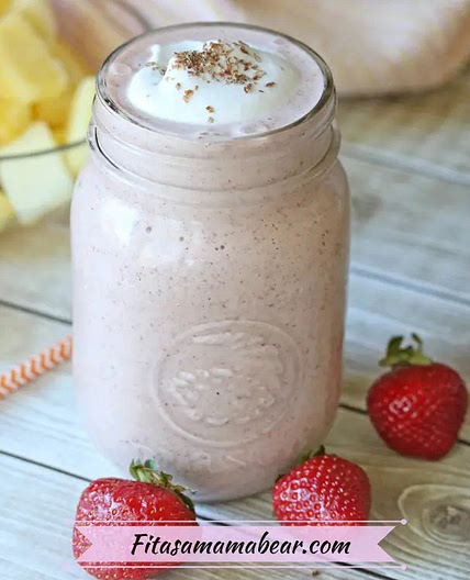 Strawberry Pineapple Smoothie (Dairy-Free)