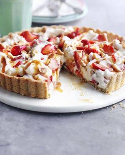Strawberry hazelnut tart
