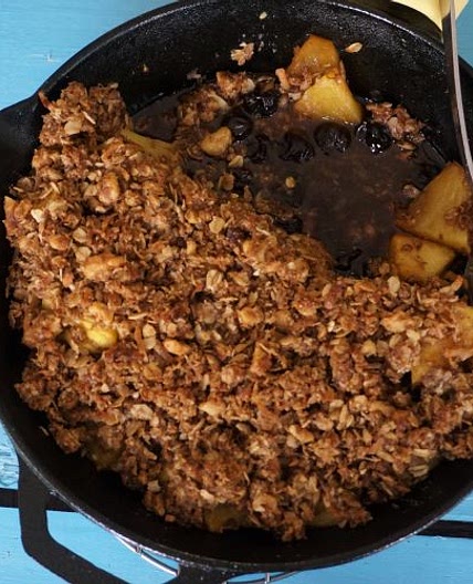 Cherry Pineapple Crumble