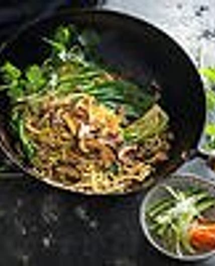 Spicy pork noodles