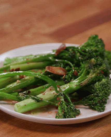 Broccolini with Garlic and Vinegar