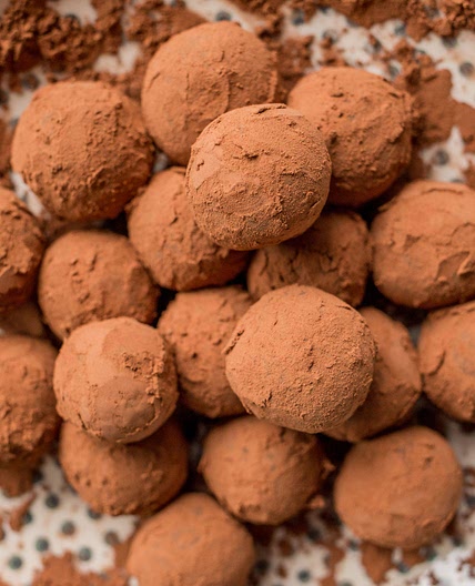Vegane Schokopralinen mit Kakaohülle