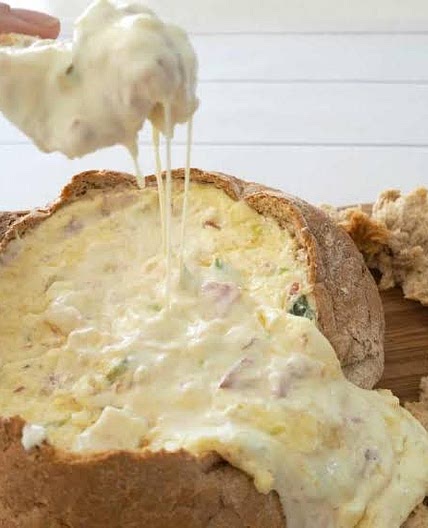 Cheesy Bacon and Spinach Cob Loaf