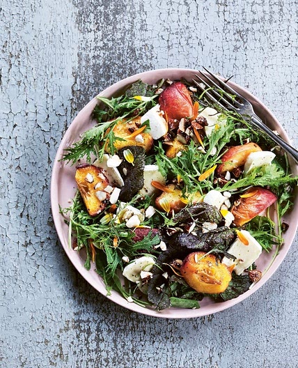 Peach, Brie and balsamic almond salad