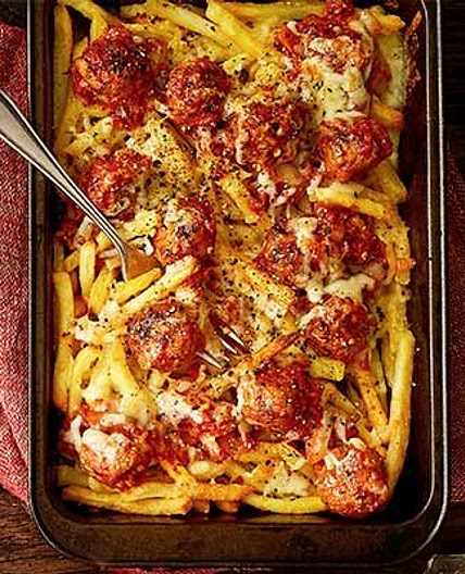 Meatball marinara fries