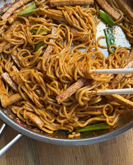 Soy Sauce Noodles with Tofu (high protein, super easy and delicious)