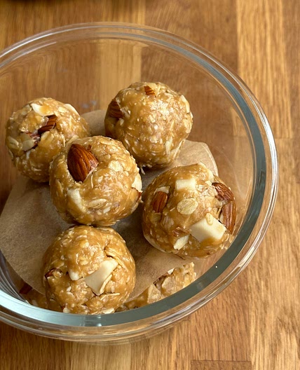 Peanut Butter Bliss Balls (easy and budget friendly!)