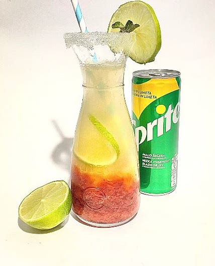 Strawberry Mocktail With Sprite
