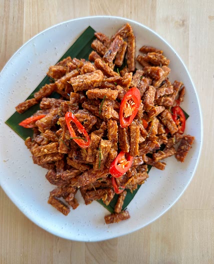 Tempe Kecap (Indonesian style sweet and sticky tempeh!)