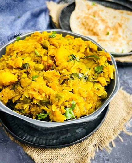 Cabbage Potato Curry in Instant Pot