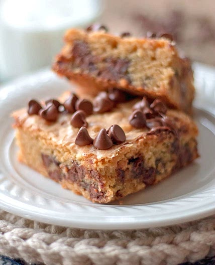Peanut Butter Chocolate Chip Brownies