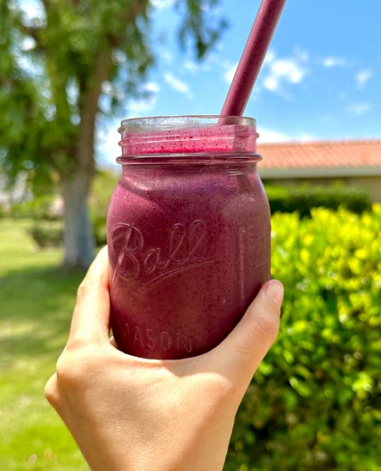 5 Ingredient Vegan PB&J Smoothie