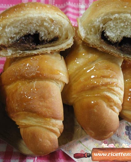 Croissant veloci alla nutella