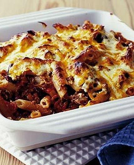 Mild chilli & bean pasta bake