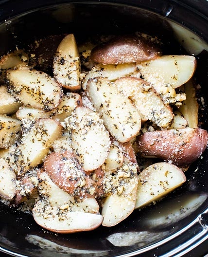 Slow Cooker Garlic Parmesan Potatoes